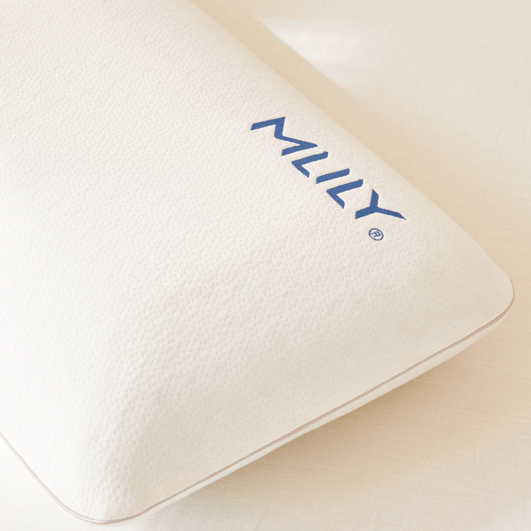 MLILY Serenity Shoulder Pillow - Thumbnail 4